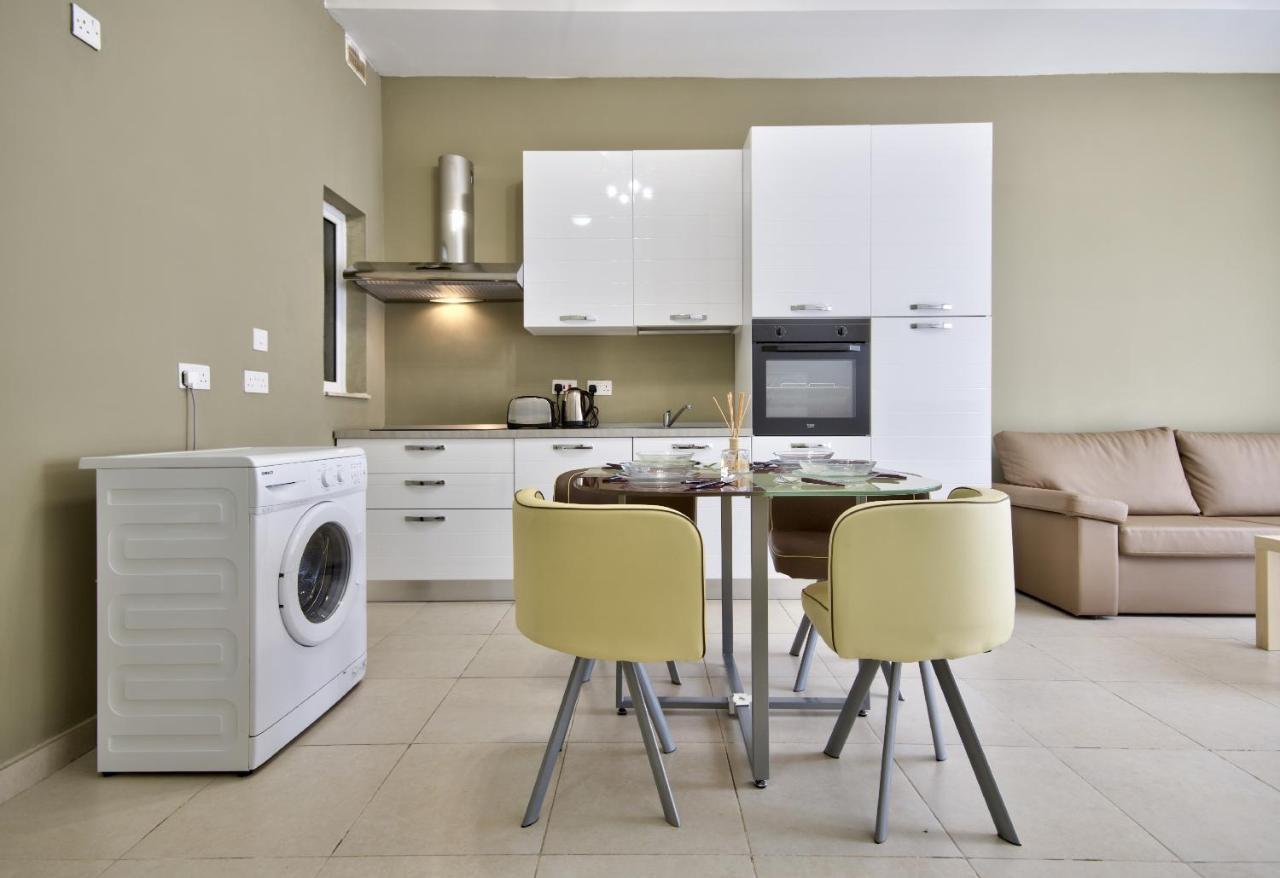 Azure Haven - Gzira Apartments And Penthouse By Shortletsmalta Exterior foto