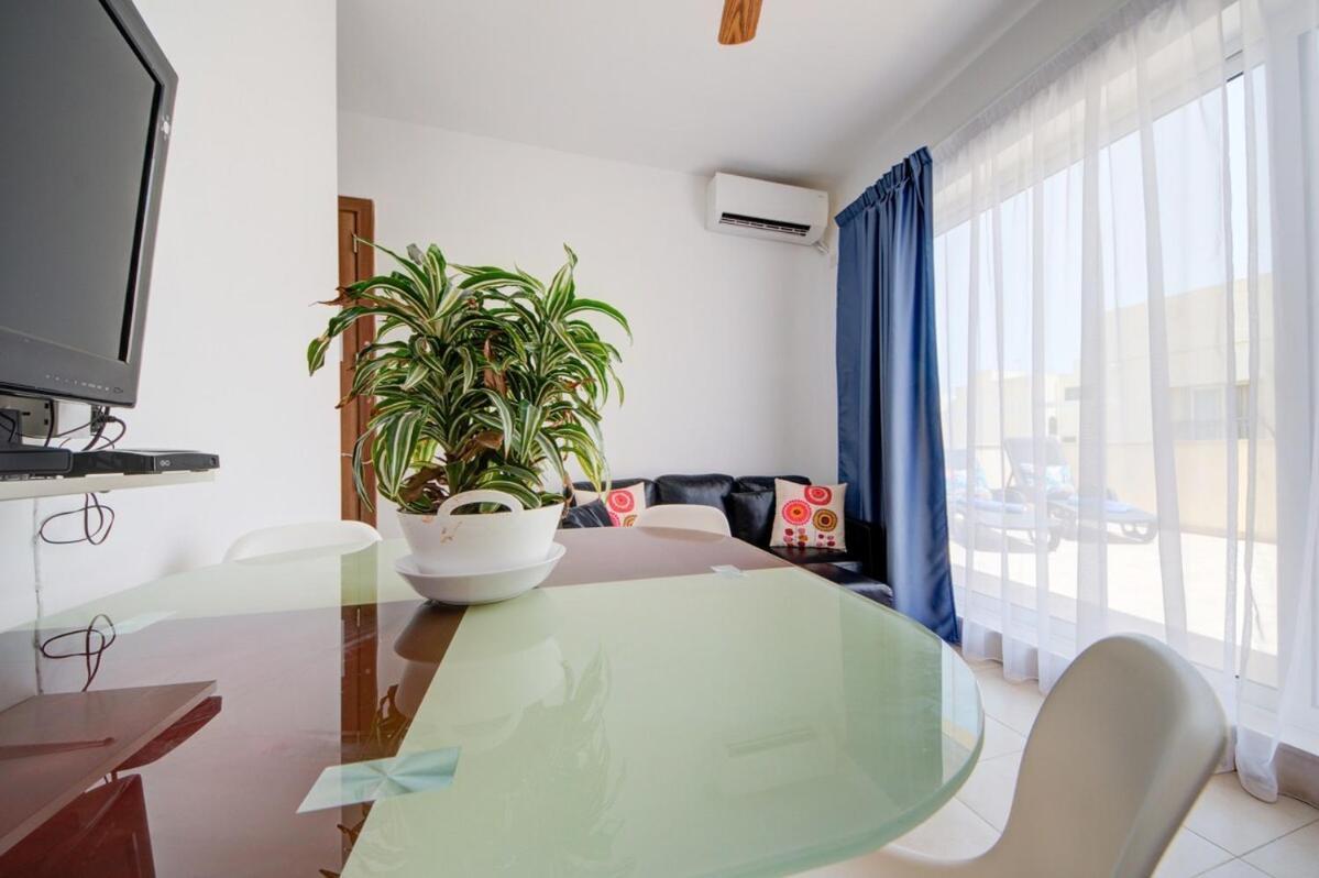 Azure Haven - Gzira Apartments And Penthouse By Shortletsmalta Habitación foto